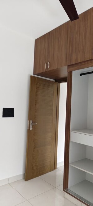 Furnished Amenities in 1 BHK Apartment at Indiranagar – for Rent