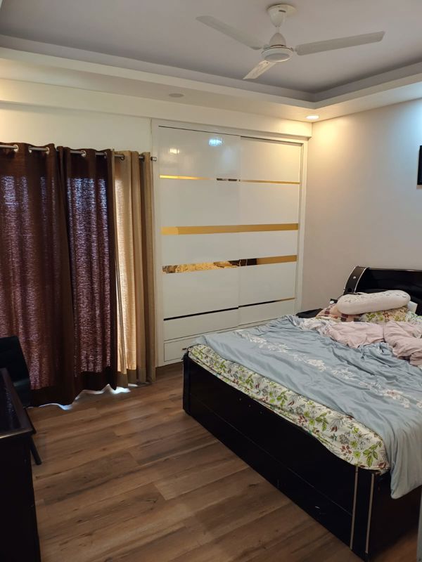 2.5 BHK + Store Room Apartment For Sale in Paramount Floraville