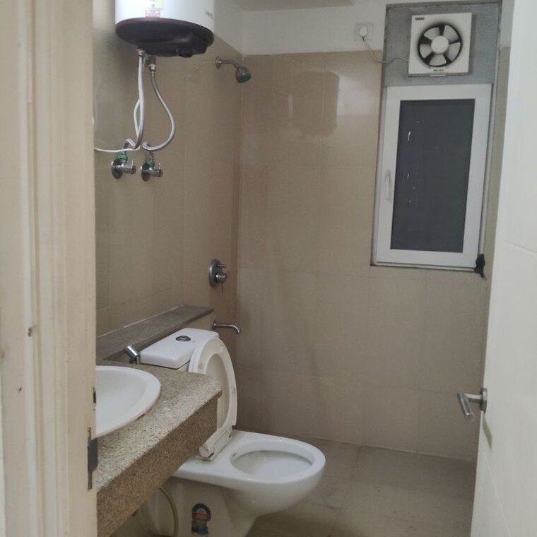 Bathroom, emaar-emerald-estate 2 Bedroom 1020 Sq.Ft. Apartment In Sector 65 Gurgaon 10145064