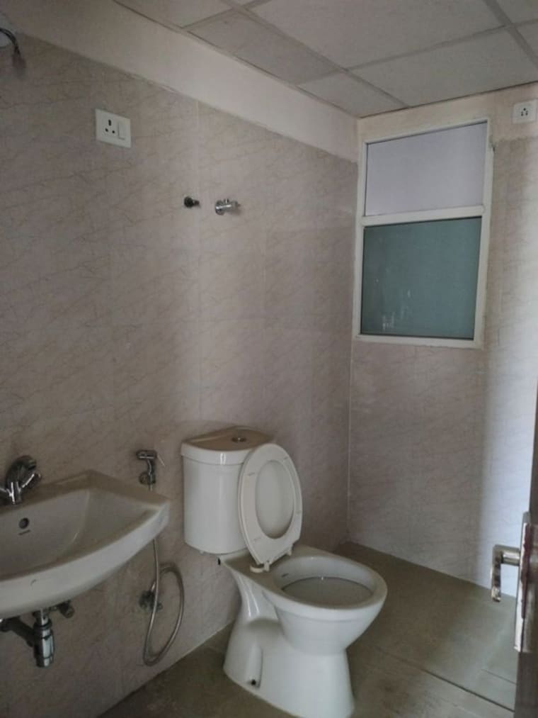 Bathroom, amrapali-golf-homes 3 Bedroom 1115 Sq.Ft. Apartment In Sector 4 Greater Noida Greater Noida 10097157