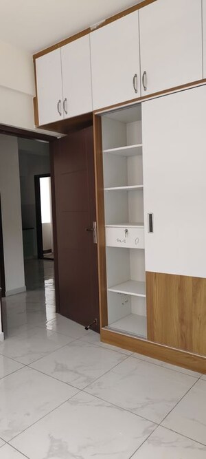 Room in 1 BHK Apartment at Domlur – for Rent