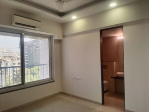 Room in 3 BHK Apartment at Santacruz West – for Rent