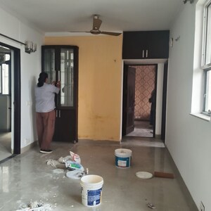 Living Room in 2 BHK Apartment at Sector 33 – for Rent