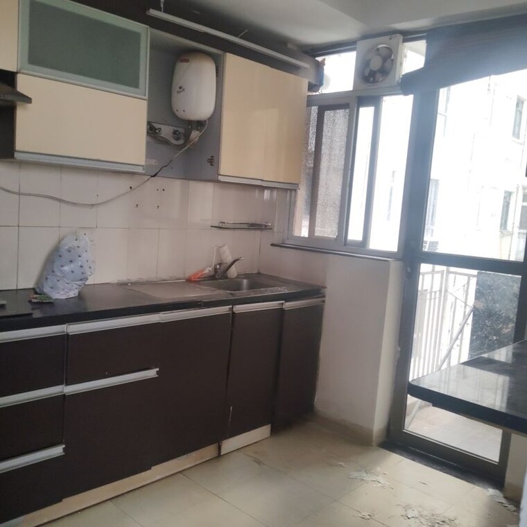 Kitchen, sector 33 2 Bedroom 1100 Sq.Ft. Apartment In Sector 33 Gurgaon 10145088