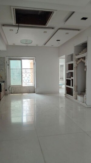 Building Lobby in 3 BHK Apartment at Rustomjee Crown Phase 2, Prabhadevi – for Sale