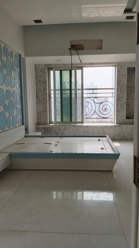 3 BHK + Servant Room,Study Room 1290 Sq.Ft. Apartment in Rustomjee Crown Phase 2