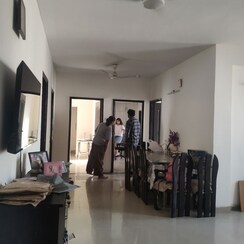3.5 BHK + Servant Room Apartment For Rent in Sector 33