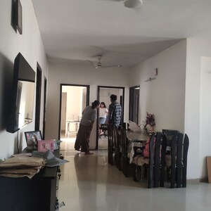 3.5 BHK Apartment For Rent in Sector 33