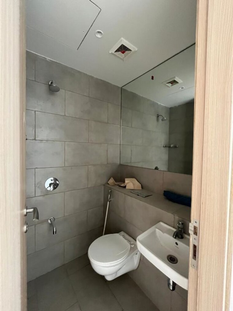 Bathroom, rustomjee-crown 4 Bedroom 2190 Sq.Ft. Apartment In Prabhadevi Mumbai 10145112