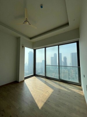 Room in 4 BHK Apartment at Rustomjee Crown, Prabhadevi – for Sale