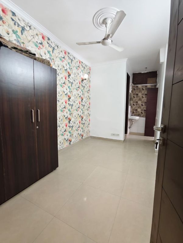 3 BHK + Servant Room Apartment For Sale in Vasant Kunj
