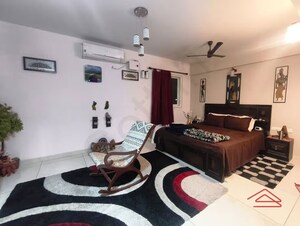 Room in 5 BHK Apartment at Spectra Palmwoods, Whitefield – for Sale