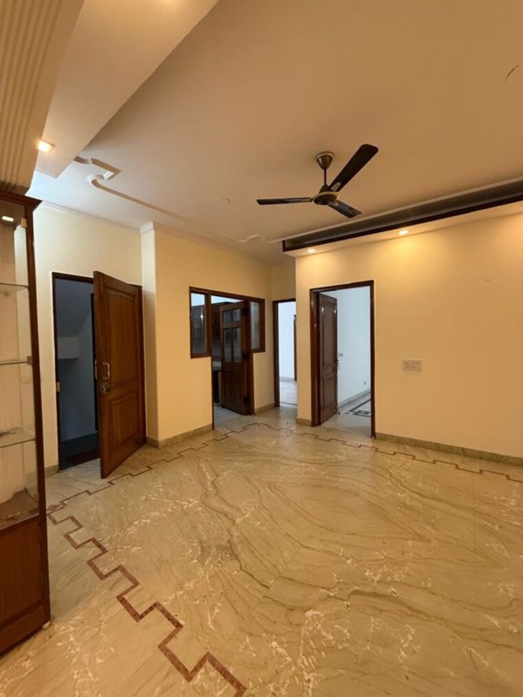 Room, greater kailash ii 3 Bedroom 2000 Sq.Ft. Builder Floor In Greater Kailash ii Delhi 10145362