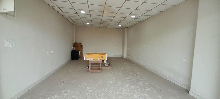  Parking, shankar nagar Commercial Office Space 400 Sq.Ft. In Shankar Nagar Raipur 10145342