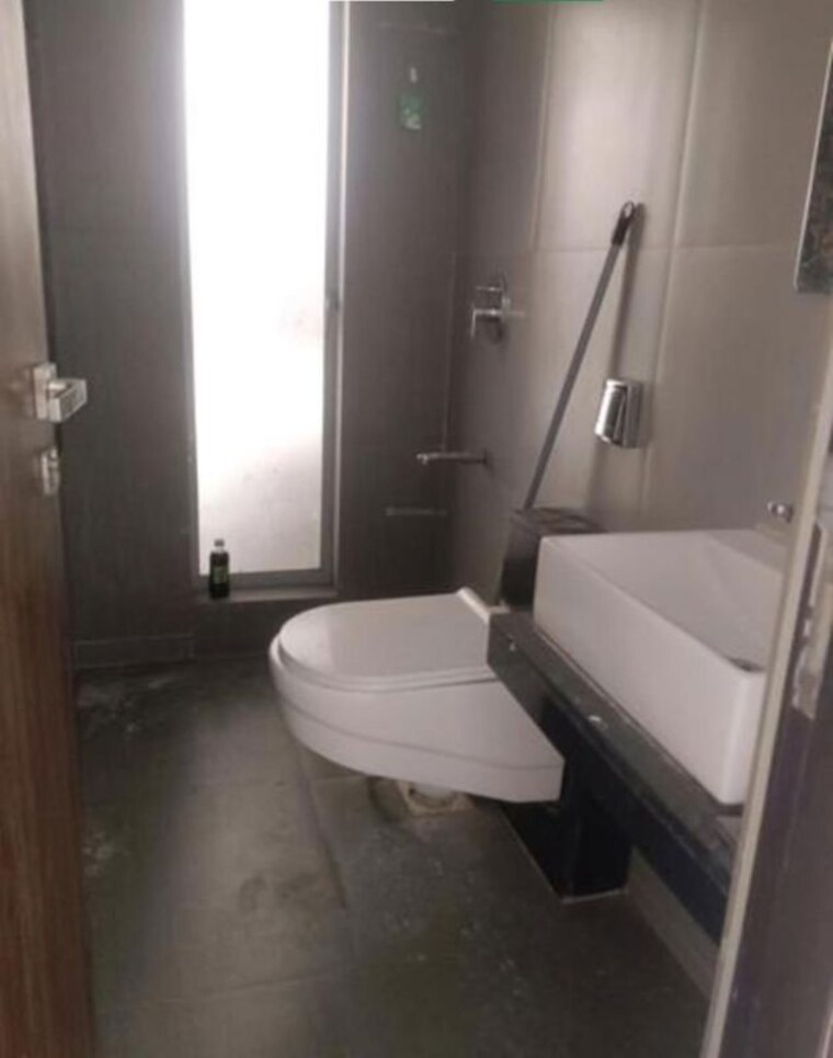 Bathroom, rajesh-white-city 1 Bedroom 390 Sq.Ft. Apartment In Kandivali East Mumbai 10145373