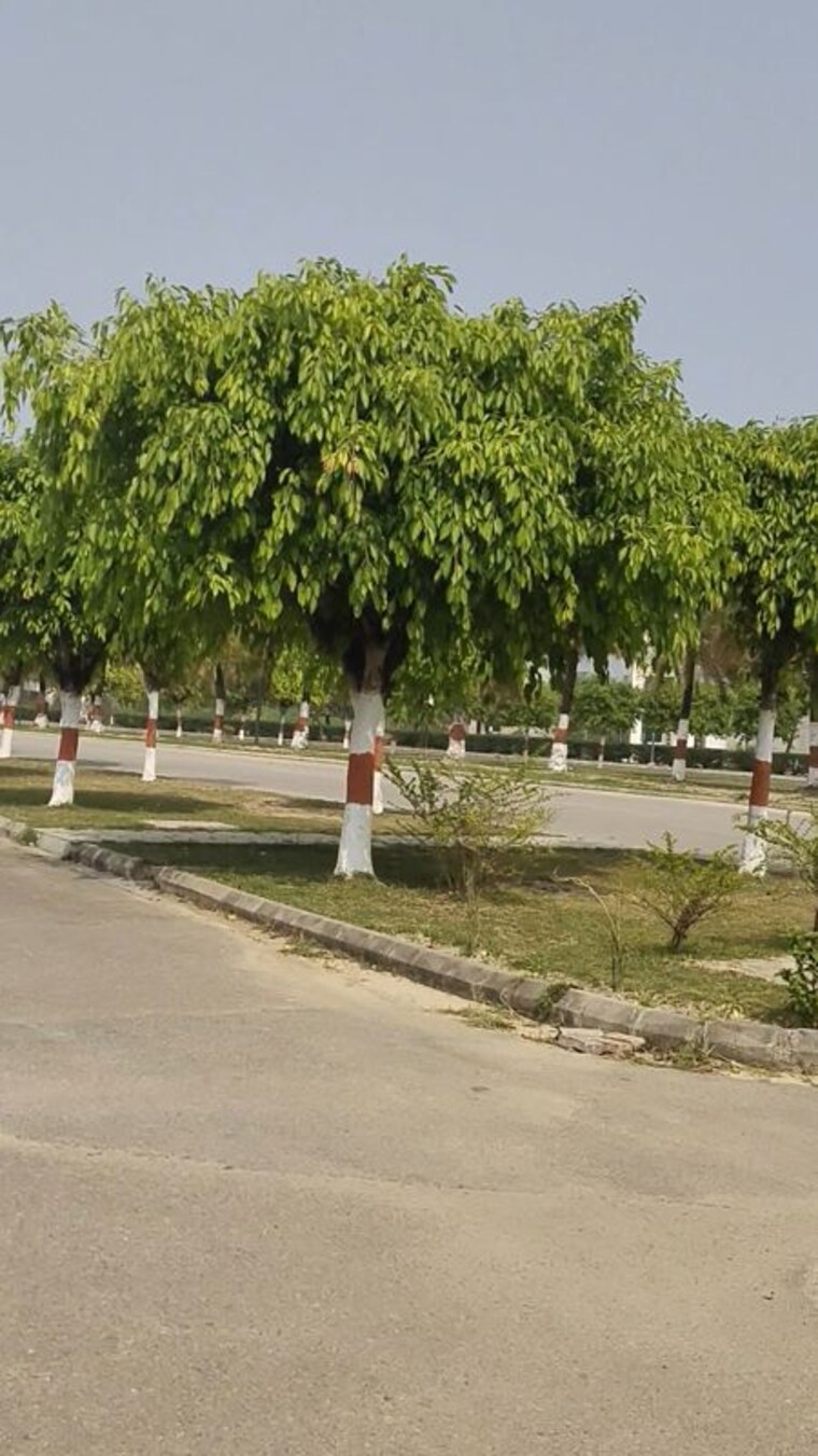 undefined, dlf-garden-city  2241 Sq.Ft. Plot In Mohanlalganj Lucknow 10145398