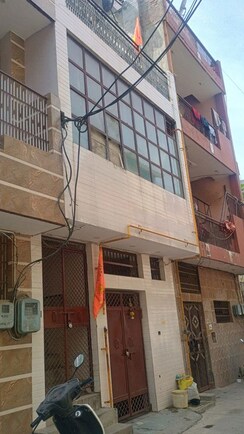 1.5 BHK + Pooja Room Independent House For Sale in Sector 7