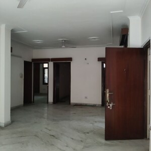 Room in 3 BHK Builder Floor at Ardee City, Sector 52 – for Rent