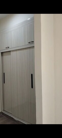 3.5 BHK + Servant Room Apartment For Rent in Amrapali Heartbeat City