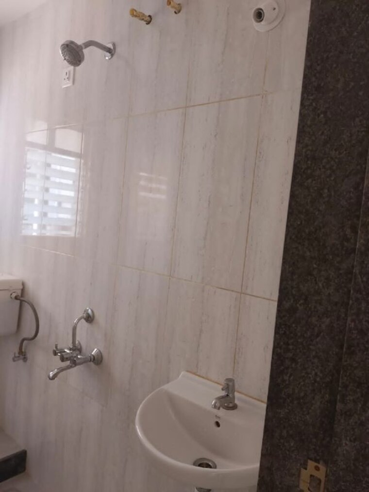 Bathroom, kolte-ivy-estate-villa 1 Bedroom 608 Sq.Ft. Apartment In Agalambe Pune 10145812