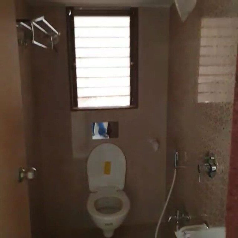 Bathroom, the-makwana-om-palace 1 Bedroom 400 Sq.Ft. Apartment In Malad West Mumbai 10145832