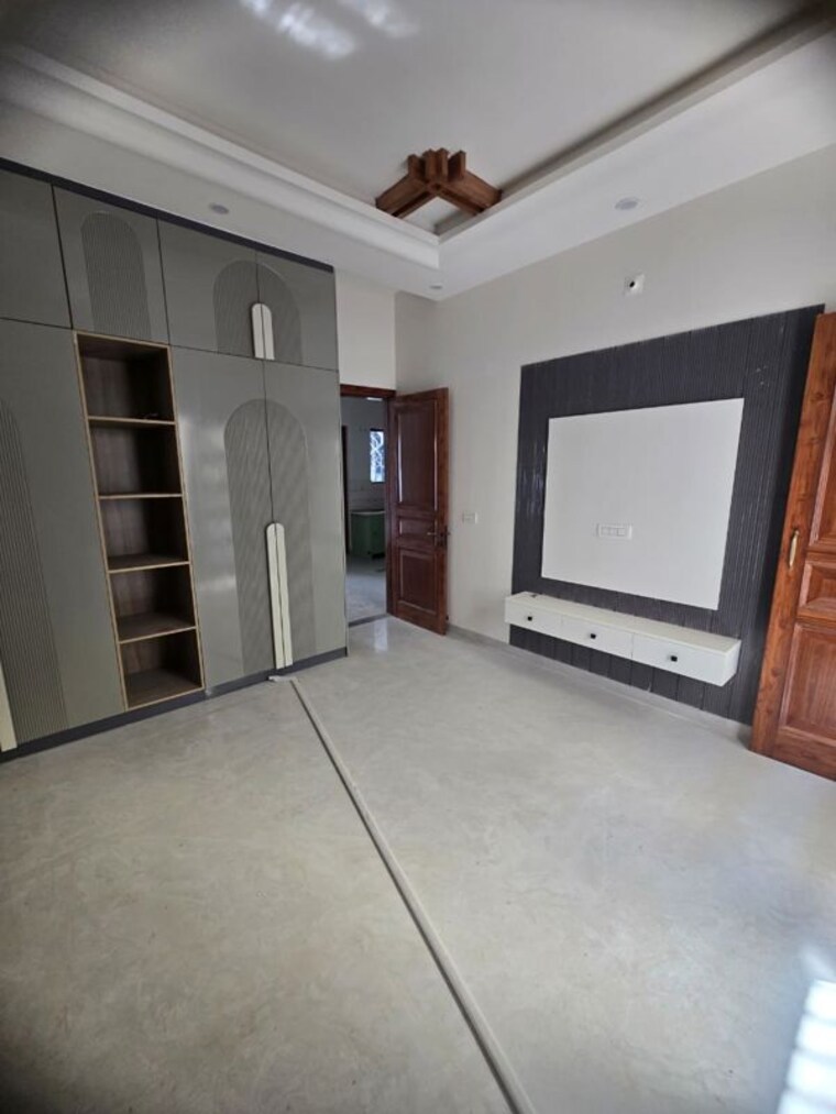 Room, sunny enclave 4 Bedroom 100 Sq.Yd. Apartment In Sunny Enclave Mohali 10145834