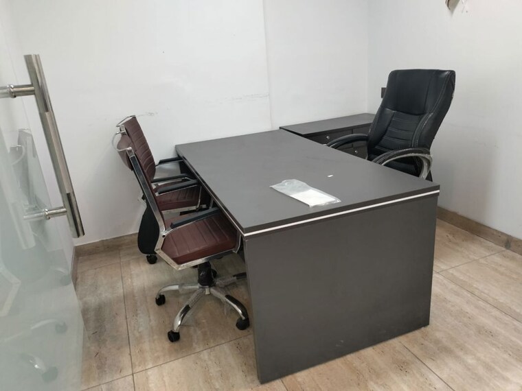 Team Area, sector 16 Commercial Office Space 600 Sq.Ft. In Sector 16 Noida 9330199
