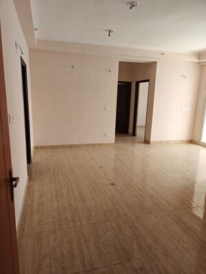 Room in 3 BHK Apartment at Amrapali Golf Homes, Sector 4 Greater Noida – for Sale