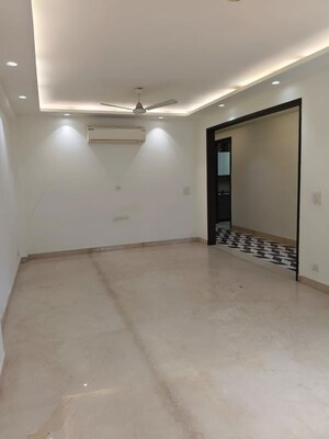 Room in 1 BHK Apartment at Golders Green CHS, Borivali West – for Sale