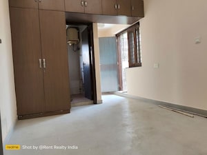 Room in 3 BHK Apartment at Vasant Kunj – for Rent