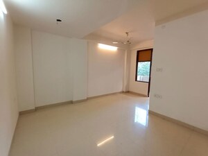 Room in 3 BHK Apartment at Signature Global Aspire, Sector 95 – for Rent