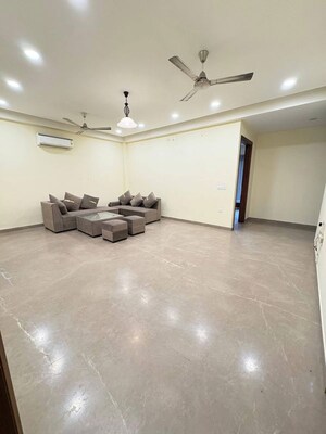 Room in 3 BHK Apartment at Ireo Victory Valley, Sector 67 – for Rent