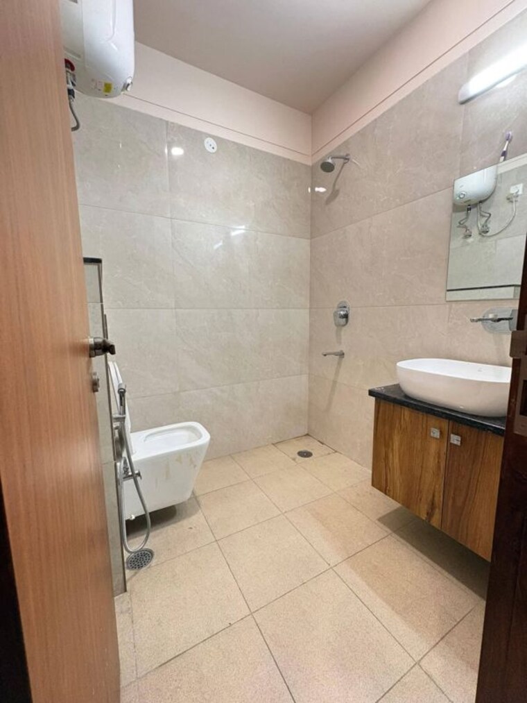 Master Bedroom, ireo-victory-valley 3 Bedroom 2452 Sq.Ft. Apartment In Sector 67 Gurgaon 10146280