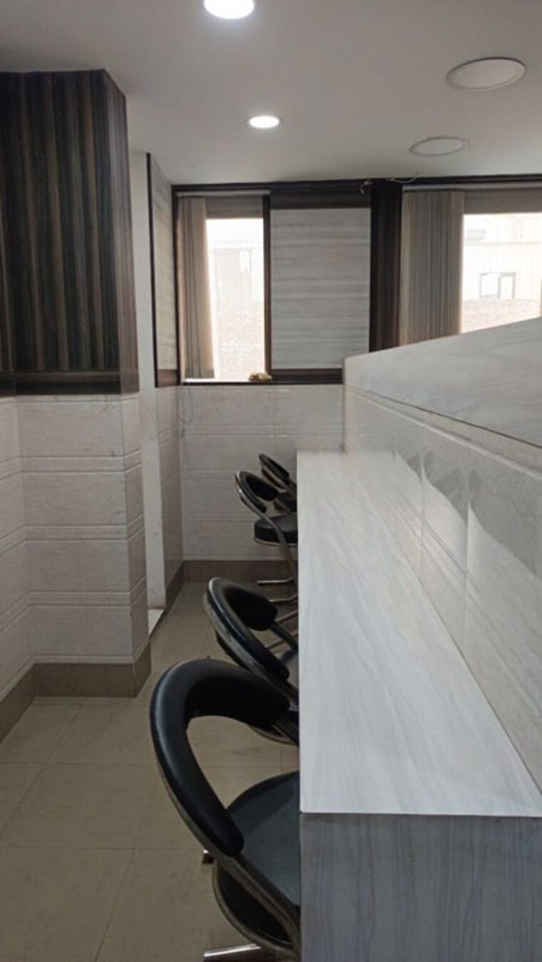Balcony, sector 2 Commercial Office Space 2070 Sq.Ft. In Sector 2 Noida 10146330