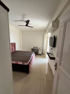 2 BHK Apartment For Rent in Sector 36a