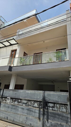 Kitchen in 3 BHK Independent House at Sharda Apartment, Gomti Nagar – for Rent