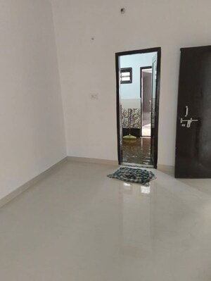 Room in 2 BHK Independent House at Vrindavan Yojna – for Rent