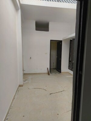 Room in 2 BHK Independent House at Vrindavan Yojna – for Rent