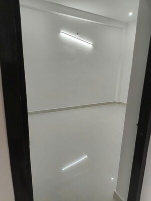 Room in 2 BHK Independent House at Vrindavan Yojna – for Rent