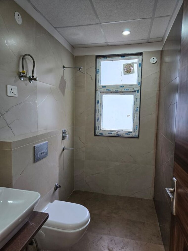 Bathroom, kohli-one-malibu-town 1 Bedroom 700 Sq.Ft. Builder Floor In Sector 47 Gurgaon 10146832