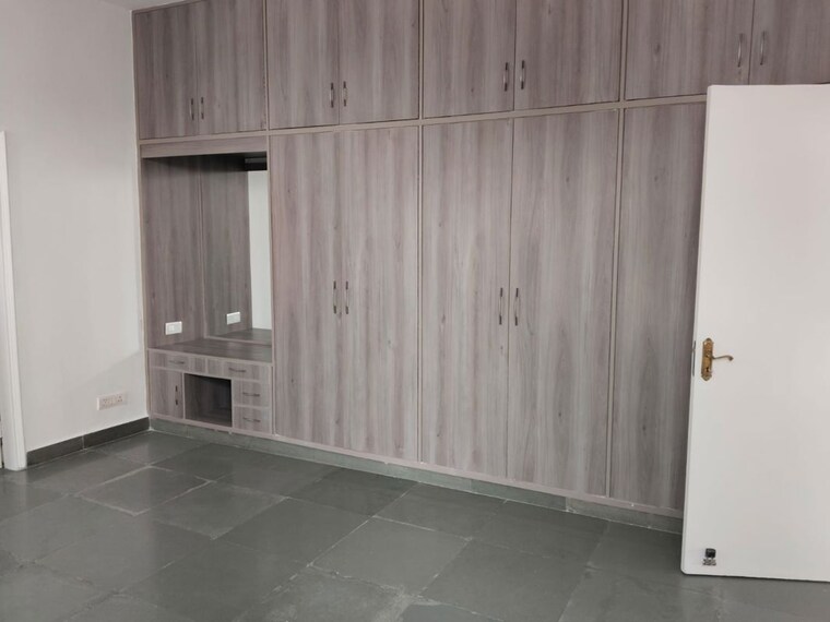 Room, greater kailash ii 3 Bedroom 4000 Sq.Ft. Builder Floor In Greater Kailash ii Delhi 10146873