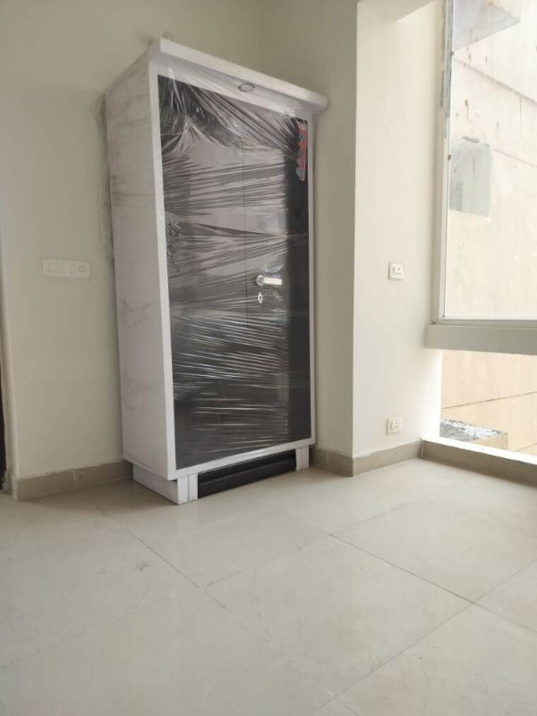 Bathroom, amrapali-heartbeat-city 3 Bedroom 1350 Sq.Ft. Apartment In Sector 107 Noida 10146921