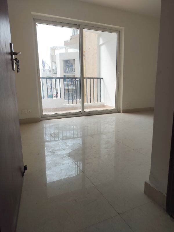 3 BHK 1350 Sq.Ft. Apartment in Amrapali Heartbeat City