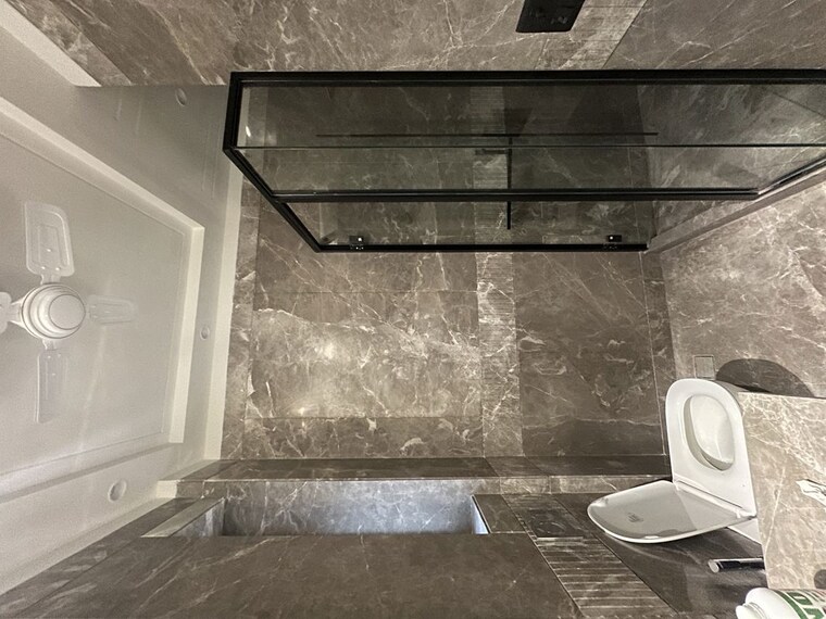 Bathroom, new rajinder nagar 3 Bedroom 1800 Sq.Ft. Builder Floor In New Rajinder Nagar Delhi 10146834