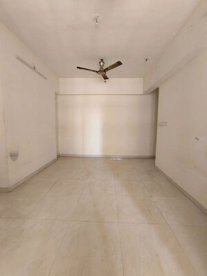 Room in 1.5 BHK Apartment at Lodha Splendora, Ghodbunder Road – for Rent