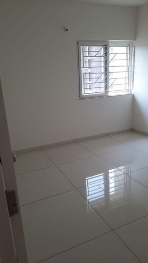 Room in 2 BHK Apartment at Avon Vista, Balewadi – for Rent