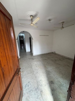 Building Lobby in 2 BHK Builder Floor at Malviya Nagar – for Rent