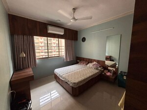 Bedroom in 2.5 BHK Apartment at Sheth Vasant Oasis, Andheri East – for Rent