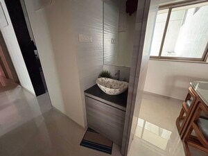 Master Bedroom in 2.5 BHK Apartment at Sheth Vasant Oasis, Andheri East – for Rent