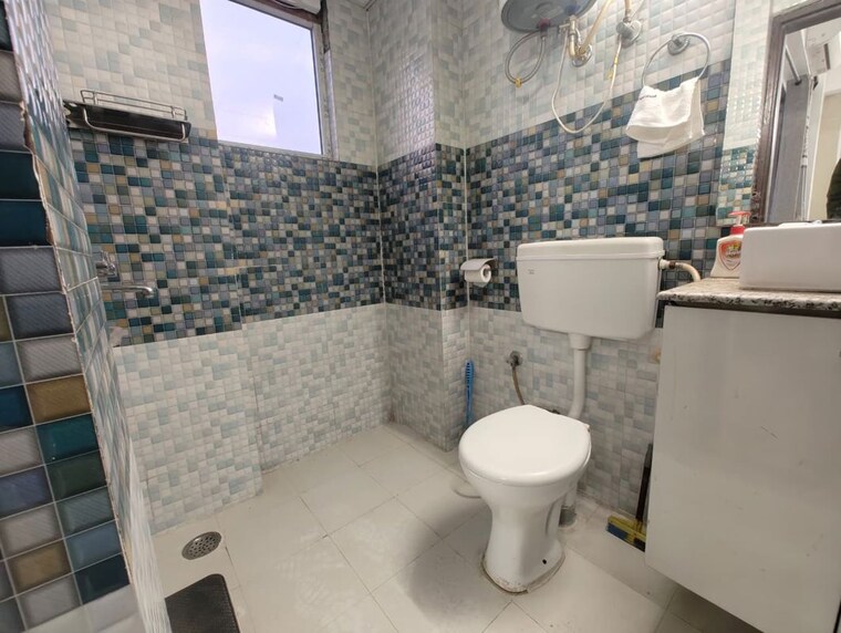 Bathroom, signature-global-andour-height 3 Bedroom 725 Sq.Ft. Apartment In Sector 71 Gurgaon 10147537